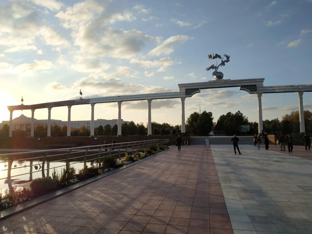 place de l'indépendance à Tashkent